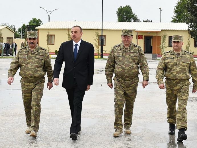 Айдын Мирзазаде: «Военный арсенал Азербайджана превосходит арсенал Армении, и этот серьезный разрыв будет увеличиваться»