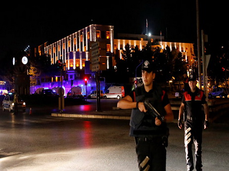 Турецкие власти объявили о массовом закрытии СМИ после попытки переворота
