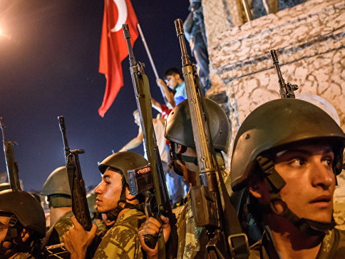 В Турции освободили 758 военных, задержанных после попытки переворота