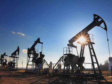 Цены на нефть снижаются на данных по запасам сырья в США от API