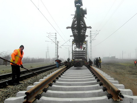 Ремонтируется 7-километровый отрезок участка железной дороги Алабашлы-Гянджа - ФОТО