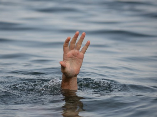 На одном из пляжей Баку утонули два человека