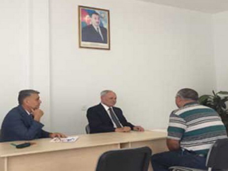 Министр здравоохранения принял граждан в Шабране