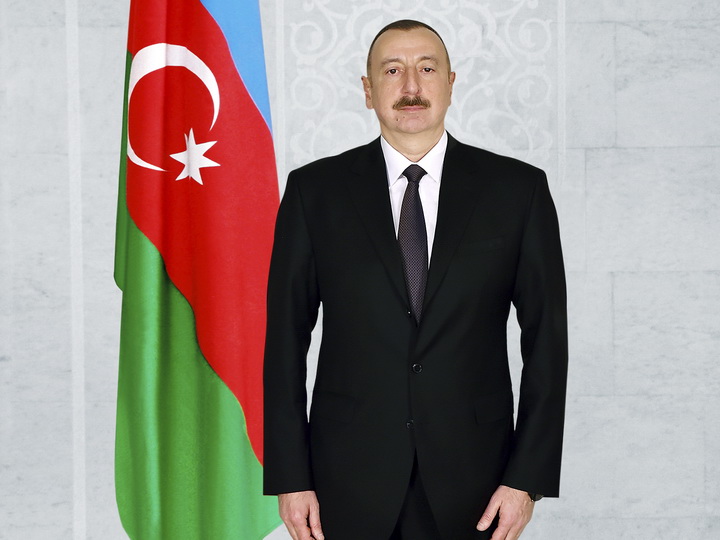 Президент Ильхам Алиев поздравил короля Камбоджи