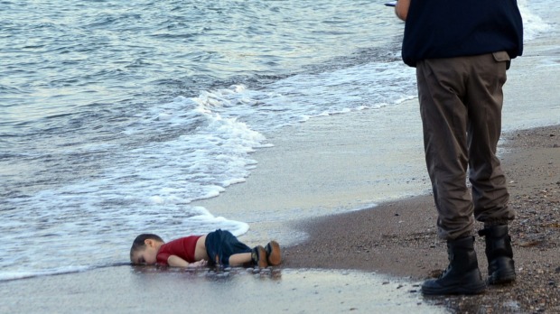 Фото погибшего мальчика-беженца шокировали цивилизованный мир
