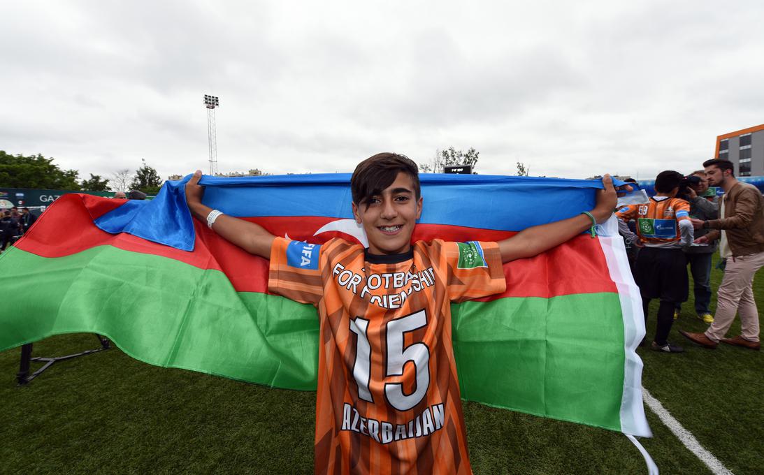 Azərbaycanlı futbolçu “Dostluq üçün futbol” layihəsinin qalibi oldu - FOTO