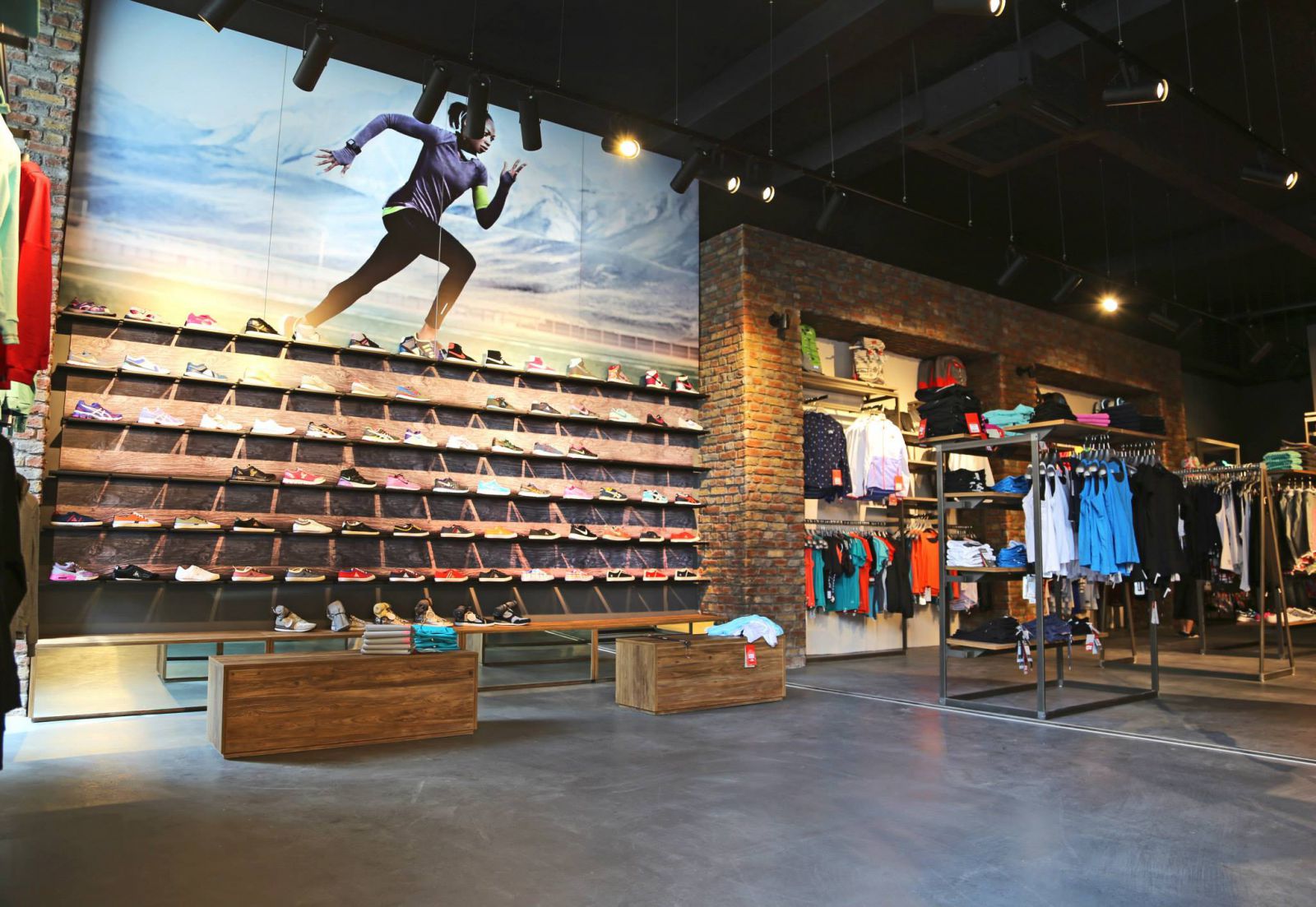 Public sports store