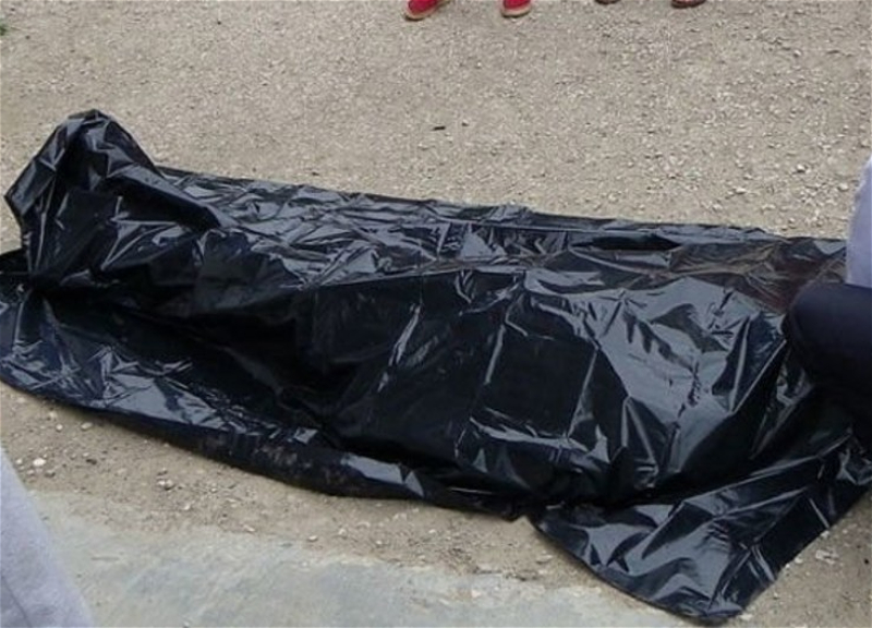На месте пожара в Баку обнаружено тело человека