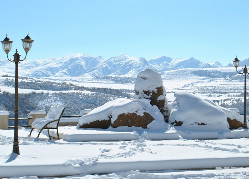 Фактическая погода: Высота снежного покрова в Шахдаге составила 43 см