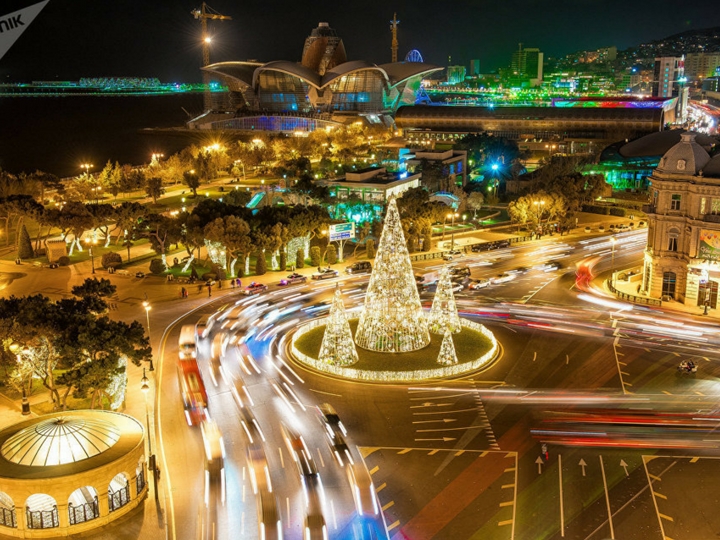 Столица Азербайджана в ожидании новогоднего чуда - ФОТО - ВИДЕО