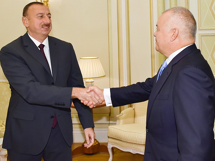 Баку играет «в долгую»: Киселев рассказал об отношении Алиева к партнерам Азербайджана
