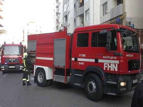 Gəncədə yaşayış binası yanıb, sakinlər təxliyə edilib