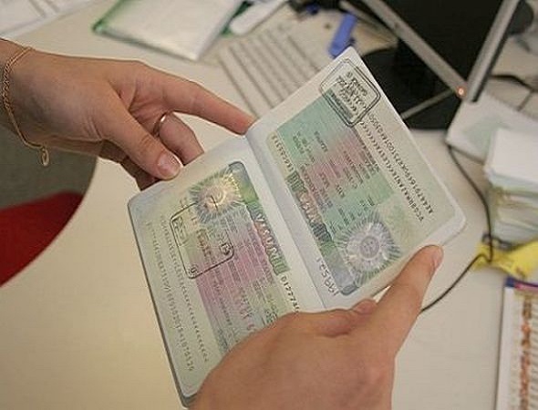 Saxta pasportla Avropaya getmək istəyən 3 əcnəbi saxlanılıb