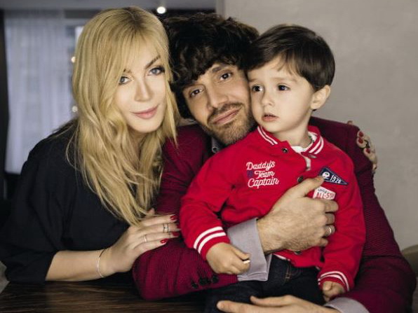 Бакинец Аслан Ахмадов с супругой поп-дивой и сыном в первой семейной фотосъемке – ФОТО - ВИДЕО