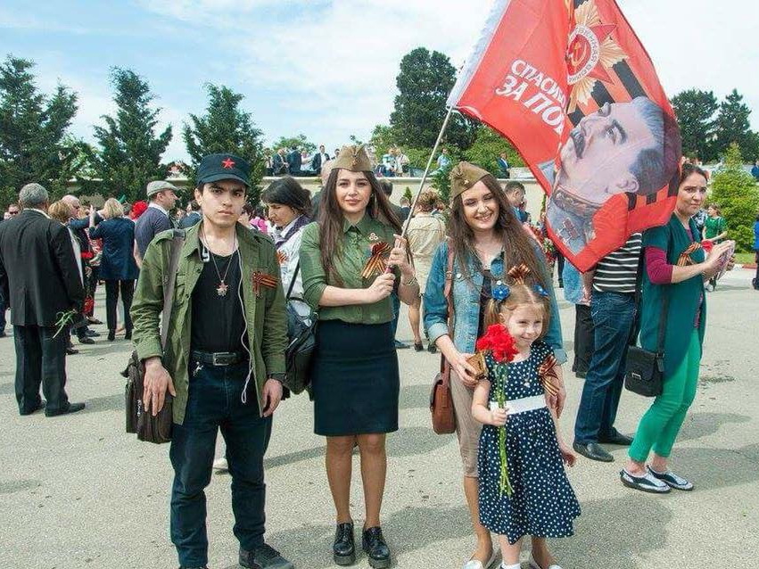 Абсурд дня: Флаги СССР и портреты Сталина в центре Баку, спустя 27 лет независимости? – ФОТО