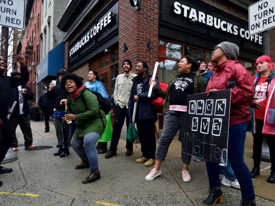 В Starbucks теперь можно отдохнуть и воспользоваться туалетом, не делая покупок – ВИДЕО