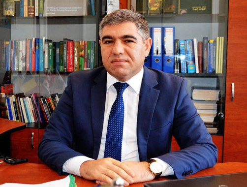 Vüqar Bayramov 200 manatlıq pul əskinaslarının dövriyyəyə buraxılmasını şərh edib