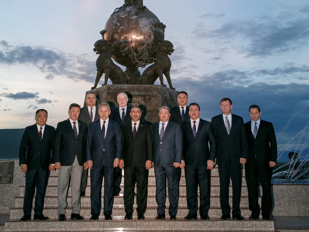 Закир Гасанов принял участие в очередном заседании Совета министров обороны СНГ - ФОТО