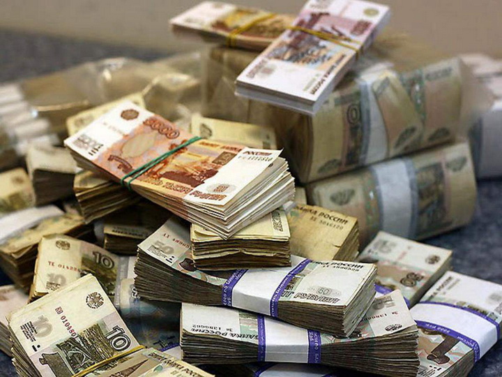 Мошенники обнулили банковский счет россиянки, переведя деньги в Баку