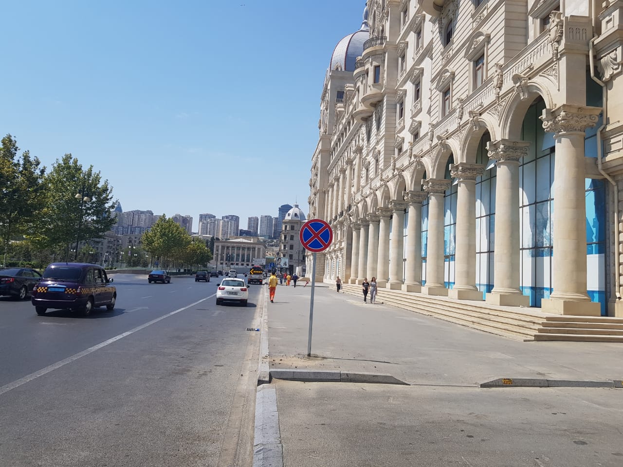 Baku streets. Баку улица Физули. Центральная улица Баку. Баку ул.Физули 71. Улица Физули 47 город Баку.