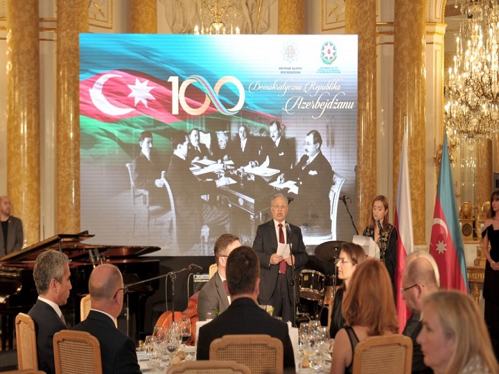 Heydər Əliyev Fondunun təşkilatçılığı ilə Azərbaycan Xalq Cümhuriyyətinin 100 illiyi Varşavada qeyd edilib – FOTO