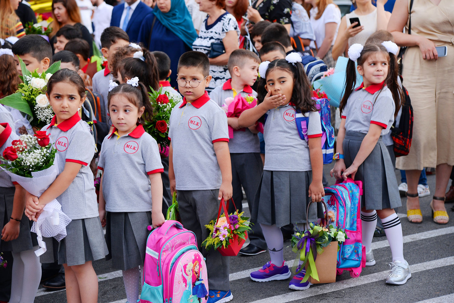 Baku school. Школа Баку. День знаний в Испании. День знаний в Турции. Первые школы в Баку.