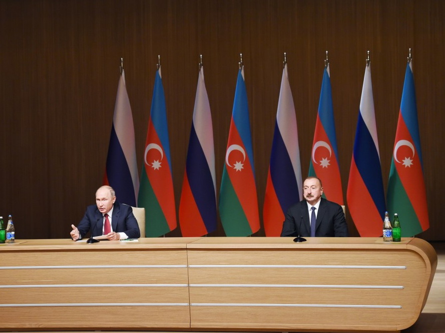 Путин оценил поддержку русского языка в Азербайджане