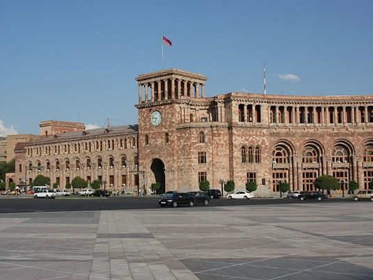 Армения закроет бюджетный дефицит 2018 года новым кредитом