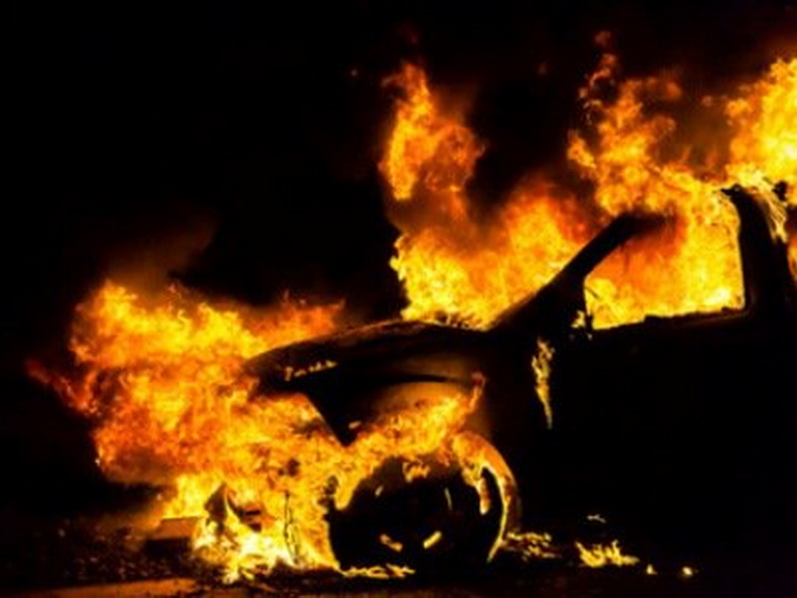 В армянском Гюмри сожжен автомобиль замначальника госпиталя российской военной базы