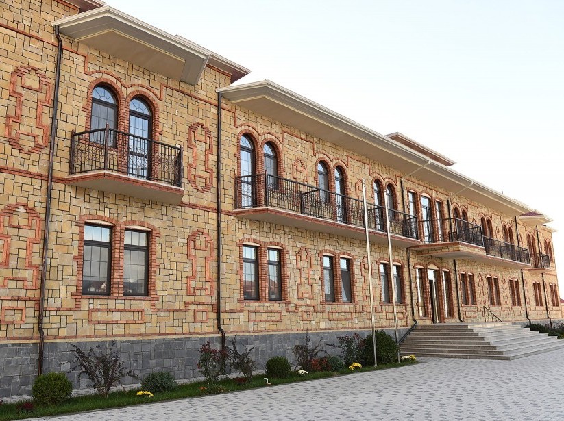 Şəkidə qarışıq tipli uşaq evi üçün inşa olunan yeni bina istifadəyə verilib - FOTO