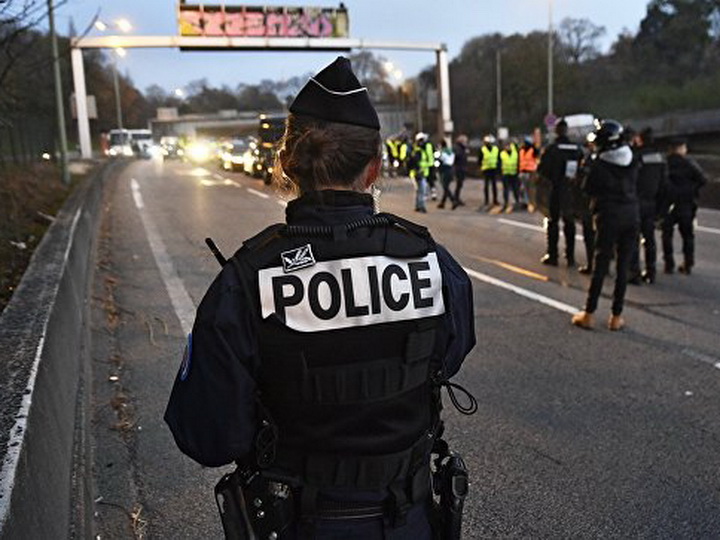 Во Франции на акции протеста против цен на бензин погиб человек