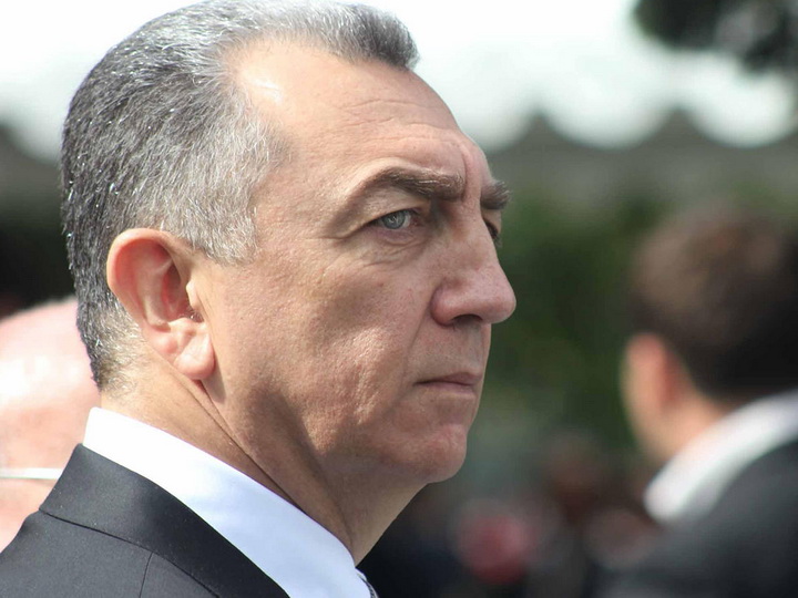 Эльдар Азизов строго наказал одного из чиновников ИВ Баку