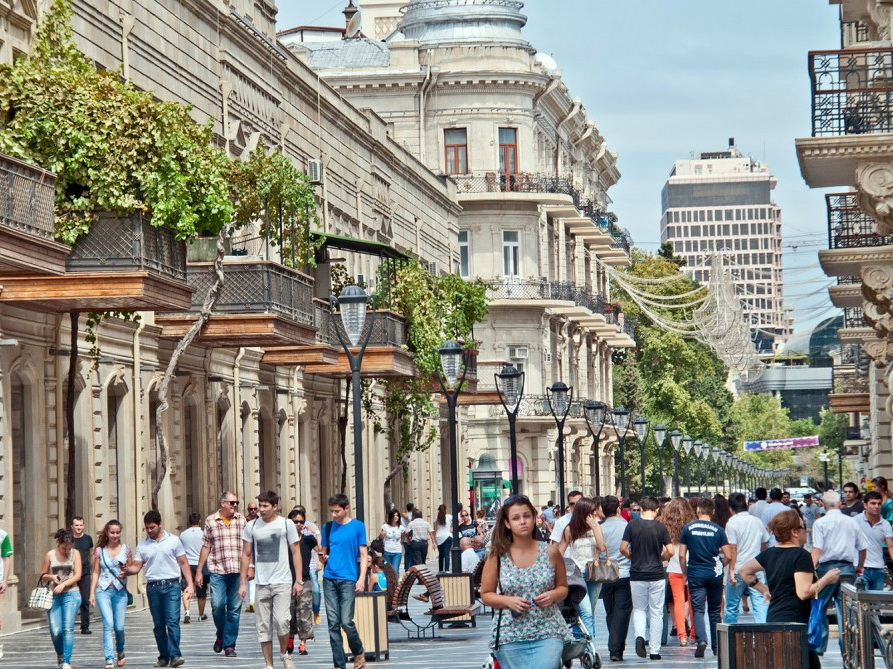 Что делает Баку особенным для туристов по мнению европейцев?