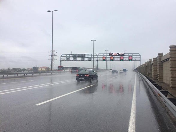 Yağışa görə bu yollarda sürət həddi endirildi