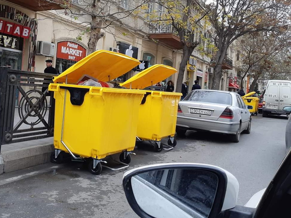 Современные мусорные баки: Новое слово в чистоте Баку – ФОТО