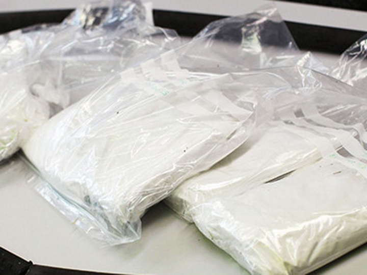Боливийка пыталась провезти в Азербайджан два килограмма кокаина