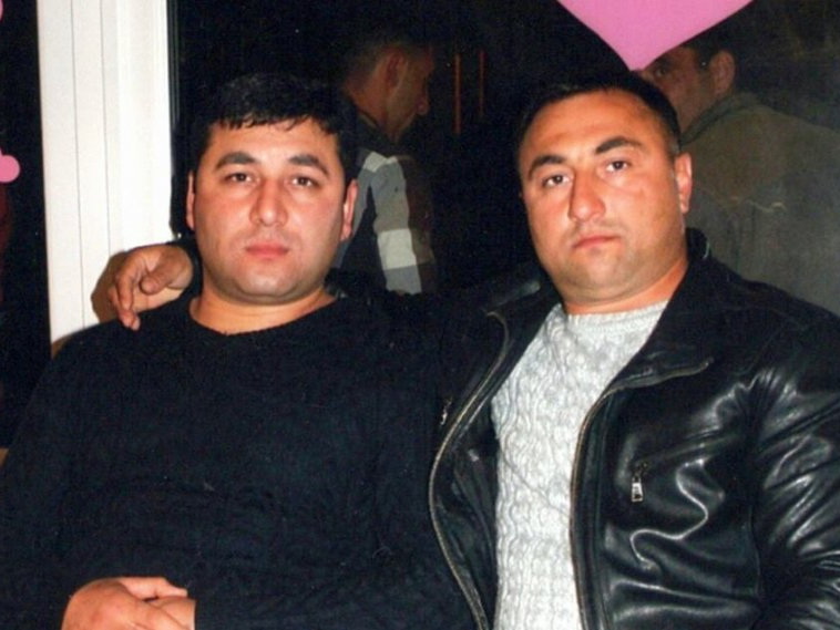 Двое азербайджанцев, рискуя жизнью, спасли семью из горящего авто в Украине - ФОТО - ВИДЕО