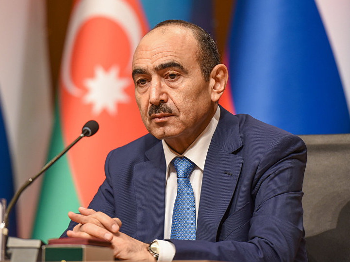 Əli Həsənov: Könüllü şəkildə dövlətə, ictimai maraqlara təmənnasız xidmət göstərmək çox nəcib əməldir