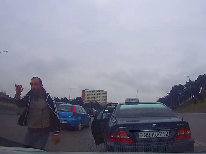 В Баку за «подрезку» оштрафован и лишен прав наглый таксист – ФОТО – ВИДЕО