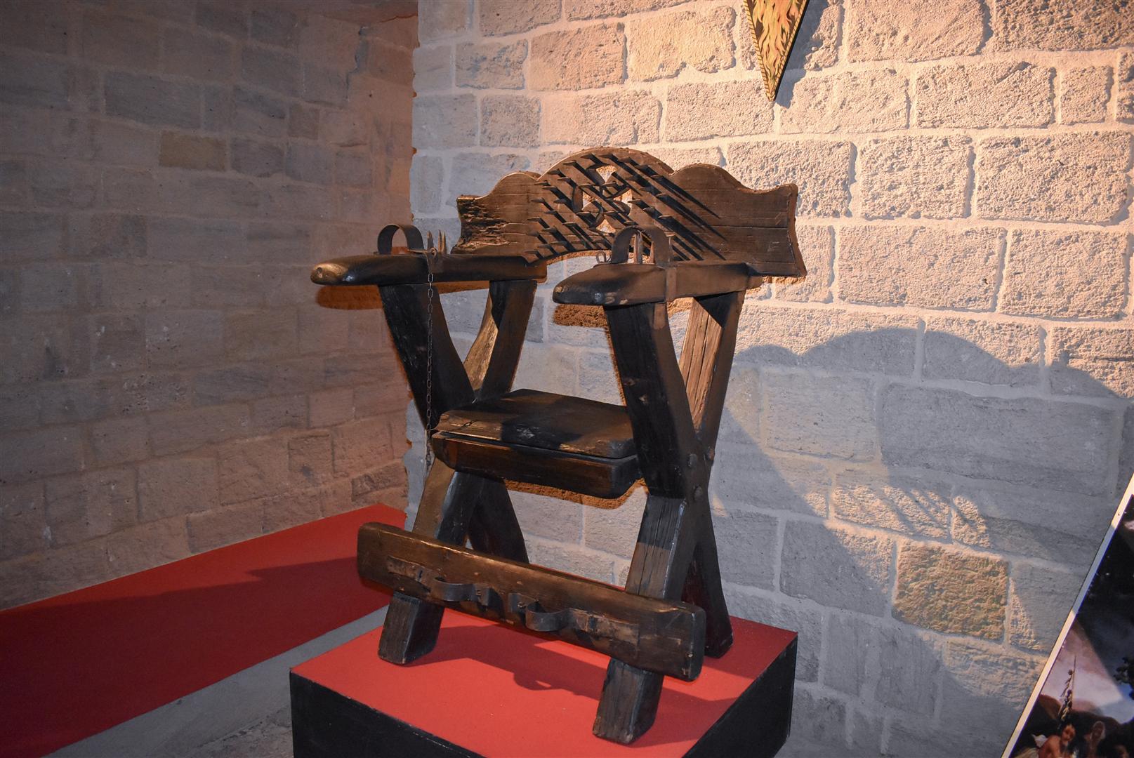 Испанское кресло для пыток
