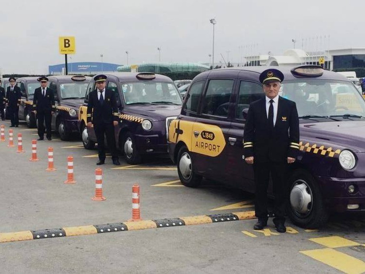 В Бакинском аэропорту начала работу единая служба такси - ВИДЕО