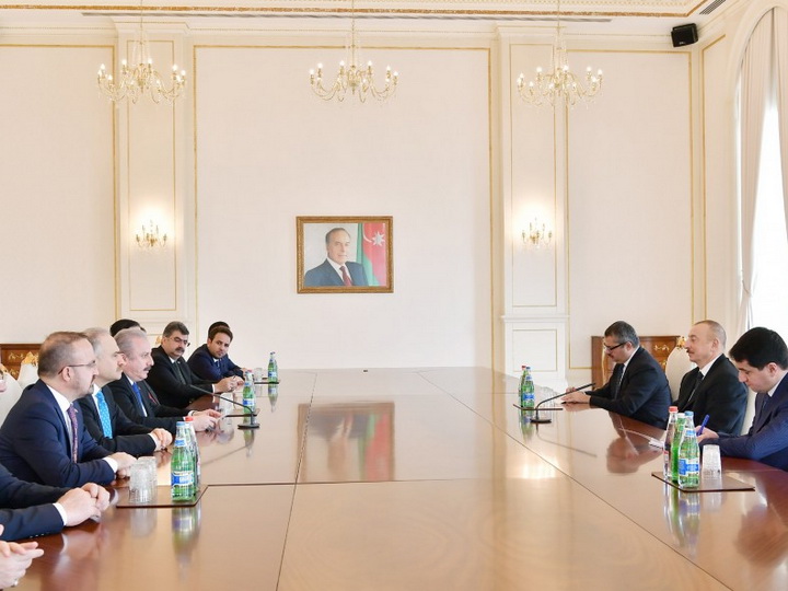 Президент Азербайджана принял делегацию во главе с председателем парламента Турции - ФОТО