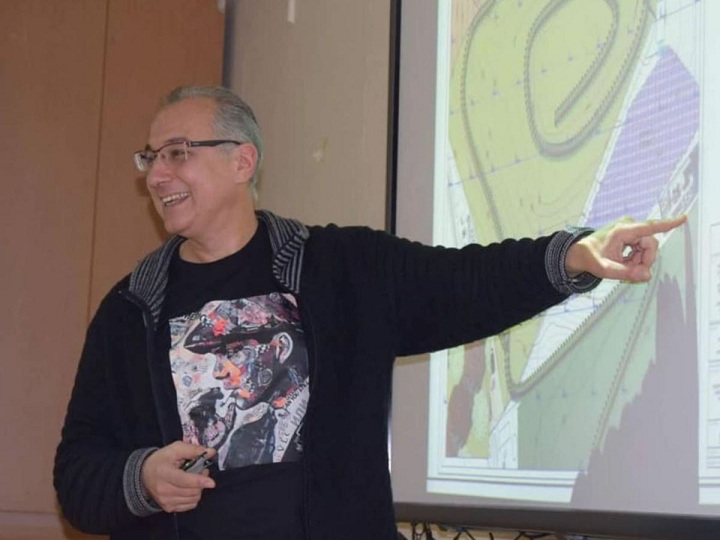 Təyyarəyə iki dəqiqə gecikməsi həyatını xilas etdi - FOTO