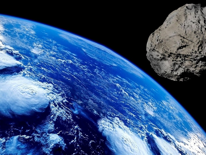 Опасный астероид размером с дом приблизился к Земле