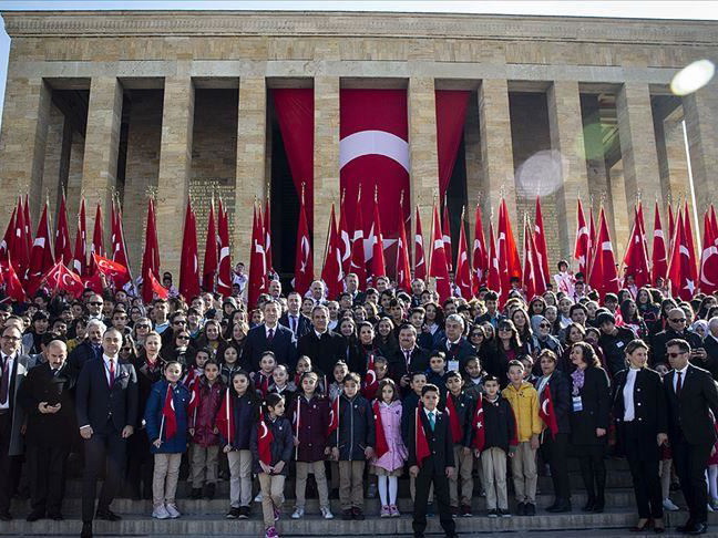 В Турции отмечают День национального суверенитета и детей - ФОТО