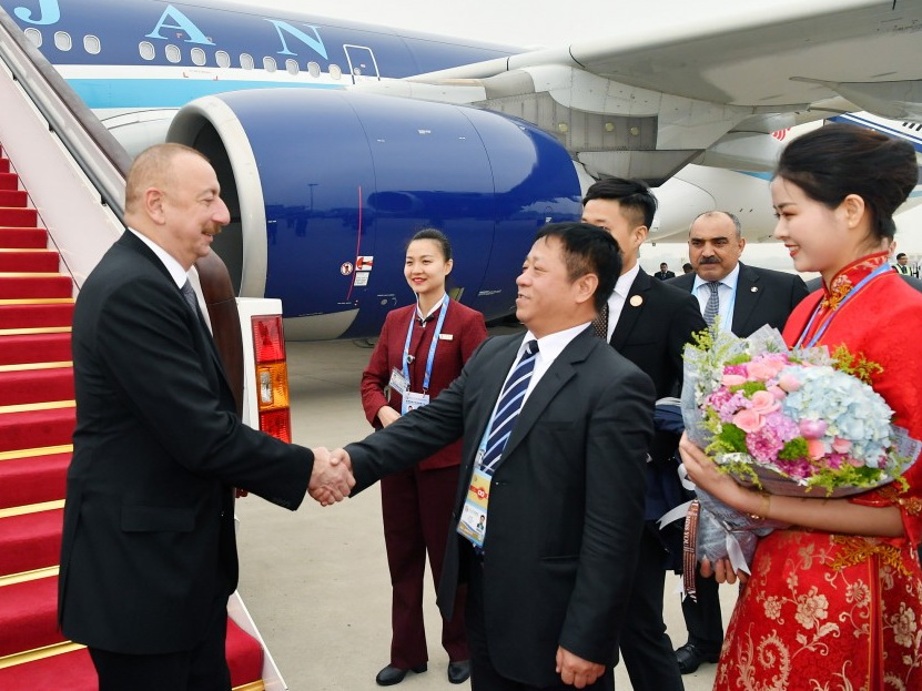 Президент Азербайджана Ильхам Алиев прибыл с рабочим визитом в Китай - ФОТО