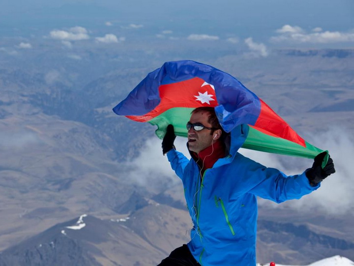 Исрафил Ашурлы покорил четвертую по высоте вершину мира - ФОТО