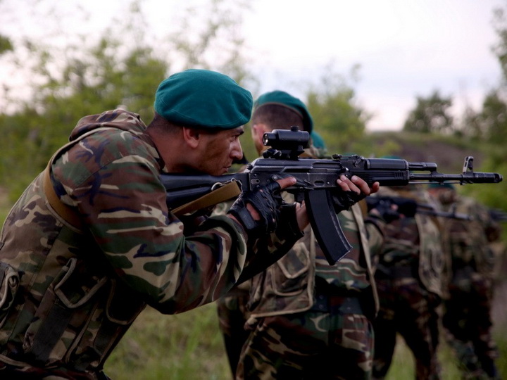 Министр обороны Азербайджана поручил войскам немедленно пресечь масштабные провокации противника - ФОТО