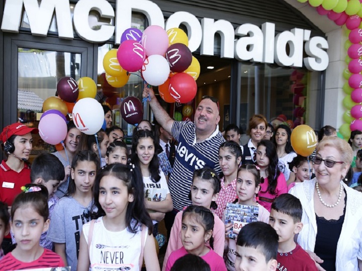 “McDonald’s Azərbaycan” xüsusi qayğıya ehtiyacı olan uşaqları təbrik etdi - FOTO - VİDEO