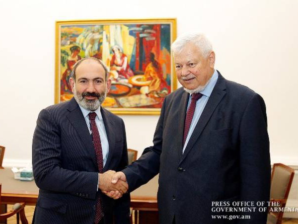 Пашинян и Каспшик обсудили карабахское урегулирование